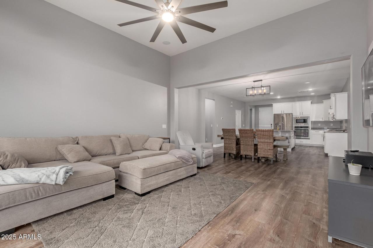 8987 W Seldon Ln., Peoria, AZ 85345