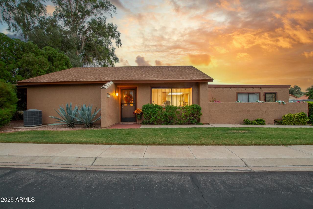90 Leisure World, Mesa, AZ 85206