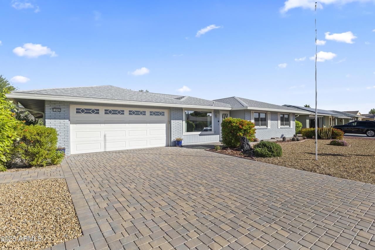 10902 W Brookside Dr., Sun City, AZ 85351