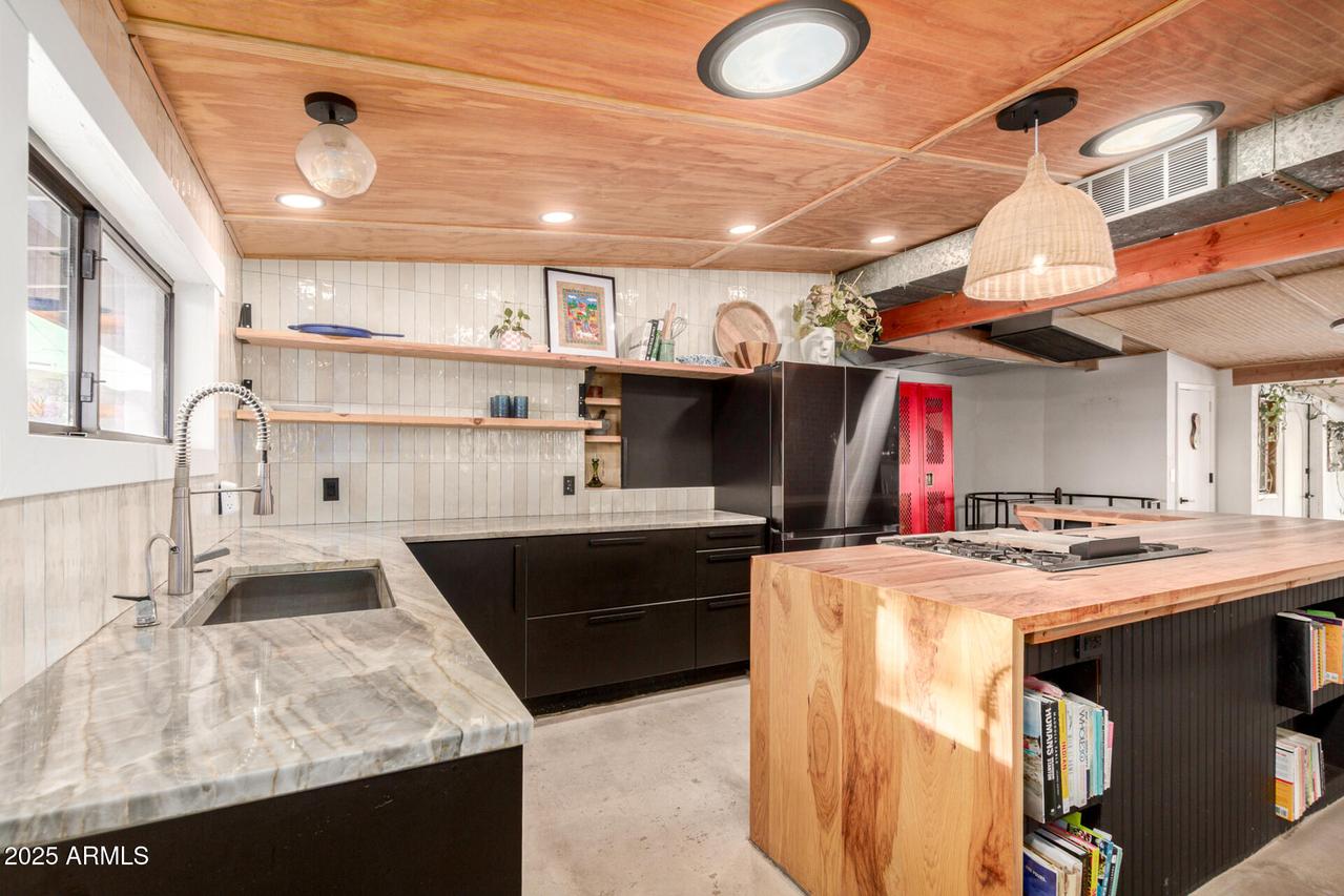 1524 E Christy Dr., Phoenix, AZ 85020