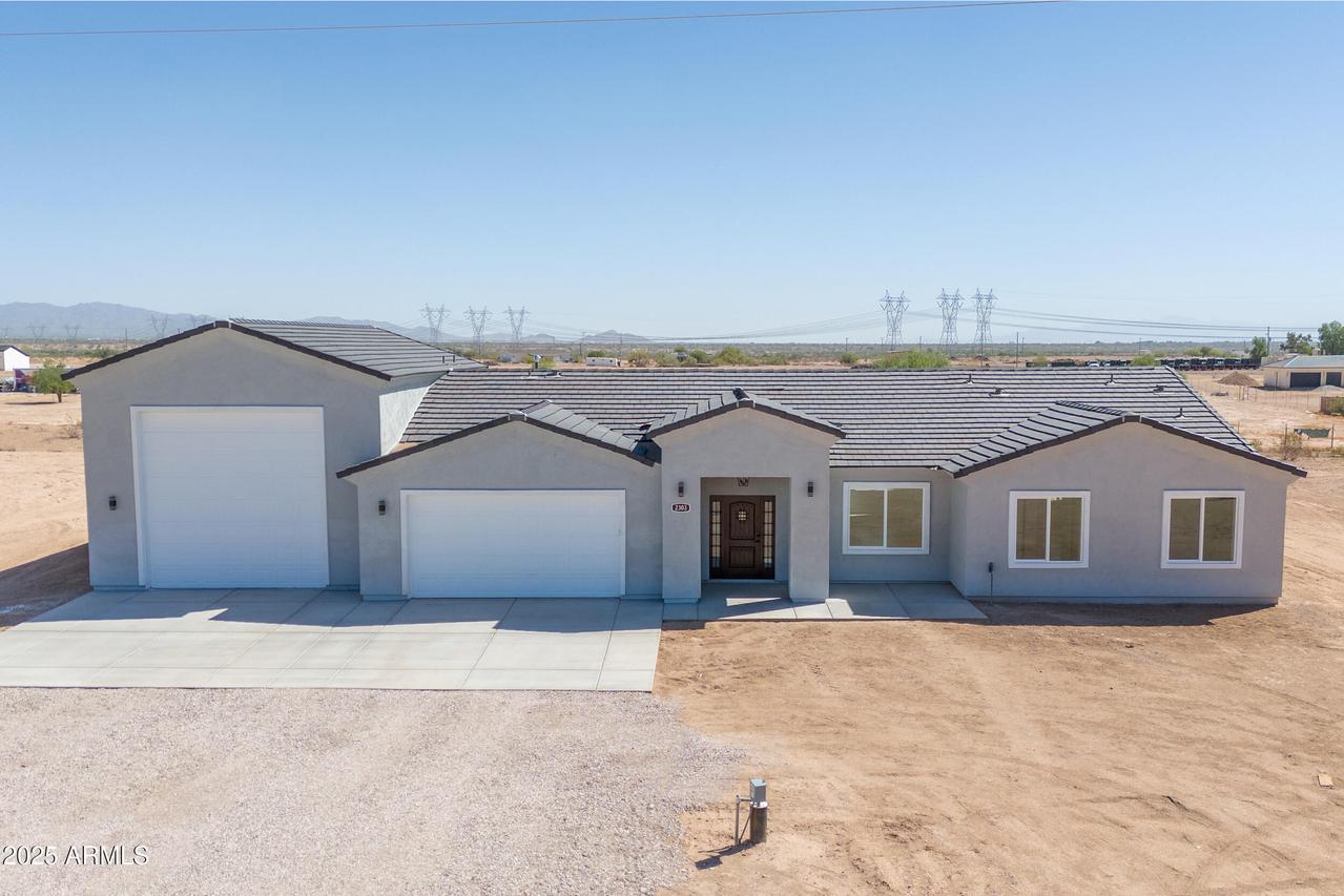 2303 S 337th Ave., Tonopah, AZ 85354