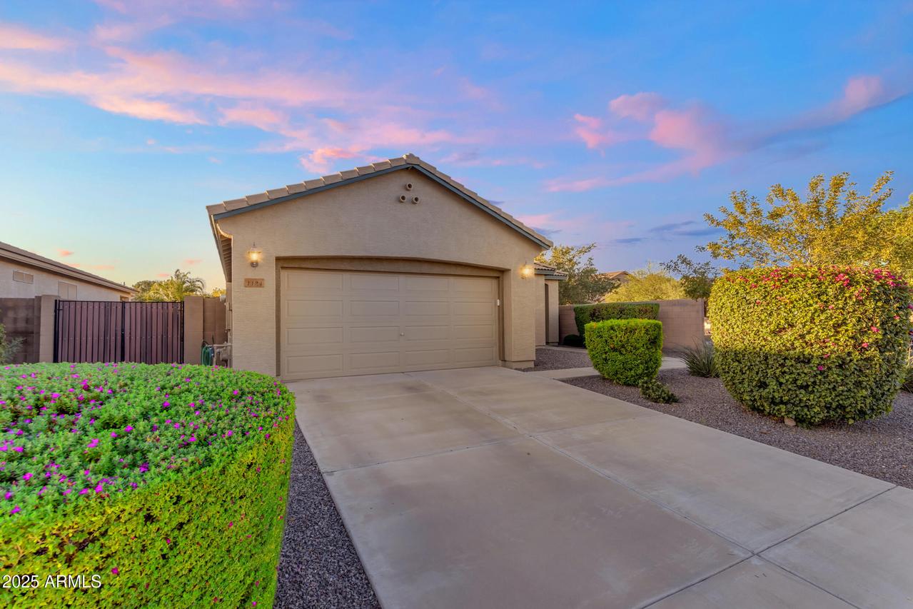 1124 W Stephanie Ln., San Tan Valley, AZ 85143