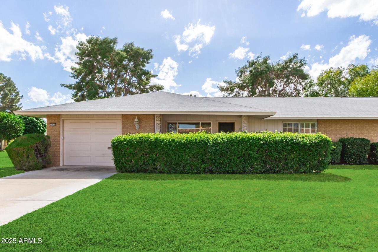 9625 W Oak Ridge Dr., Sun City, AZ 85351