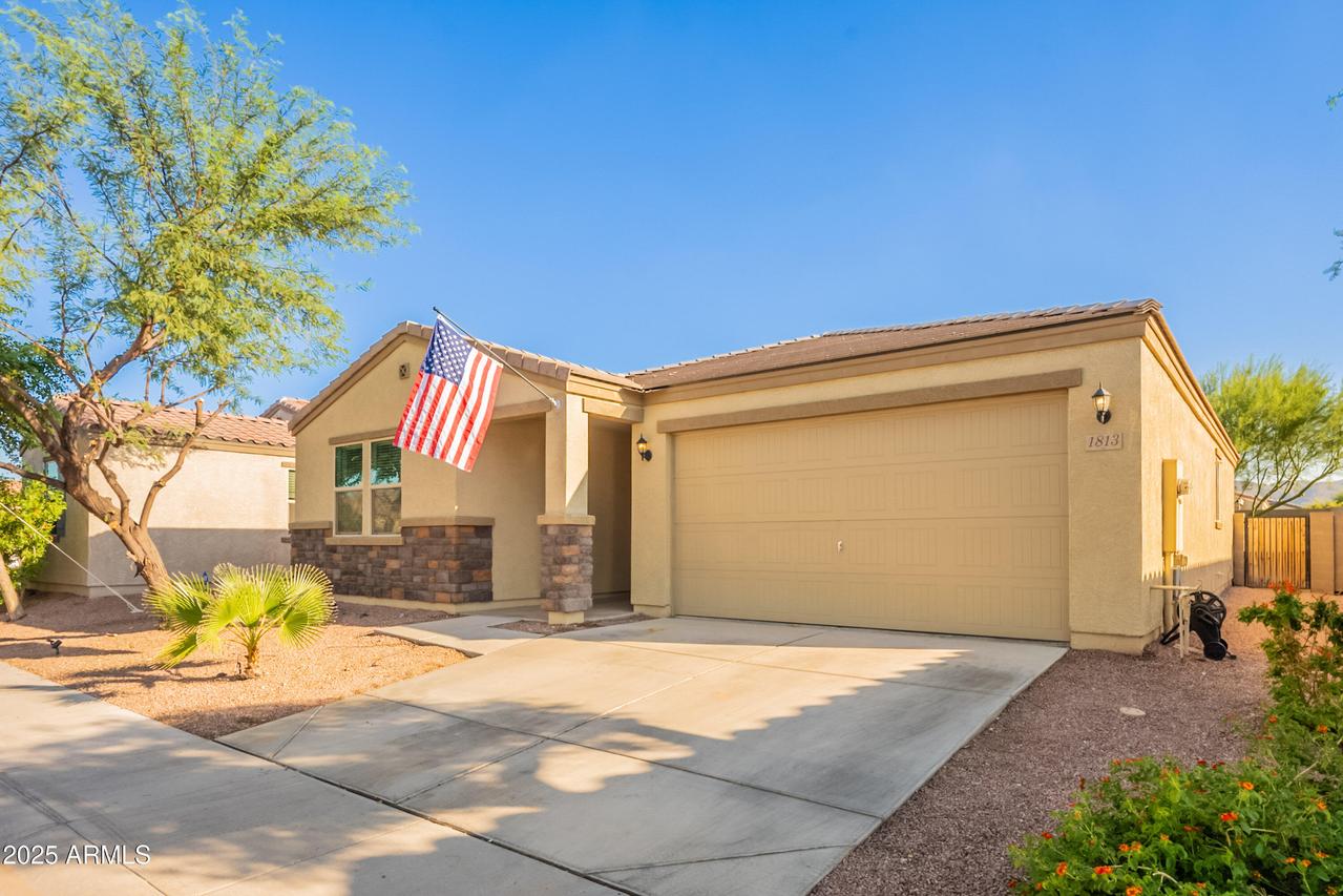 1813 E Grenadine Rd., Phoenix, AZ 85040