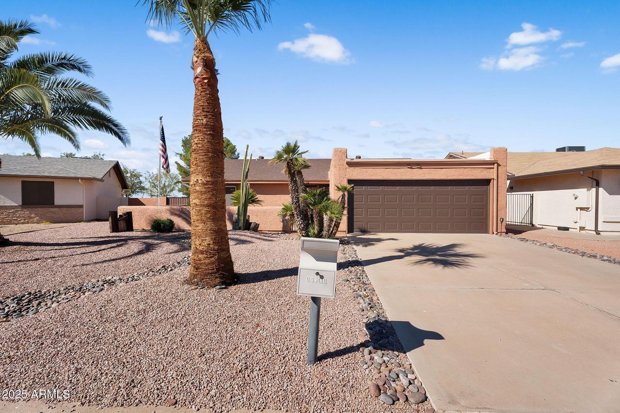 26632 S Snead Dr., Sun Lakes, AZ 85248