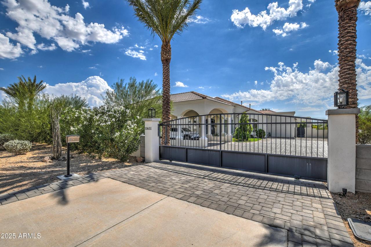 10651 E Cactus Rd., Scottsdale, AZ 85259