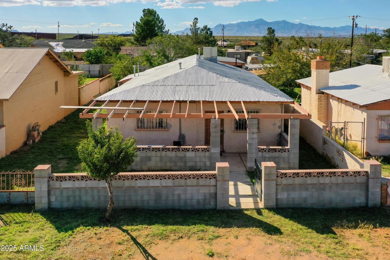 3848 S Hillman Ave., Naco, AZ 85620