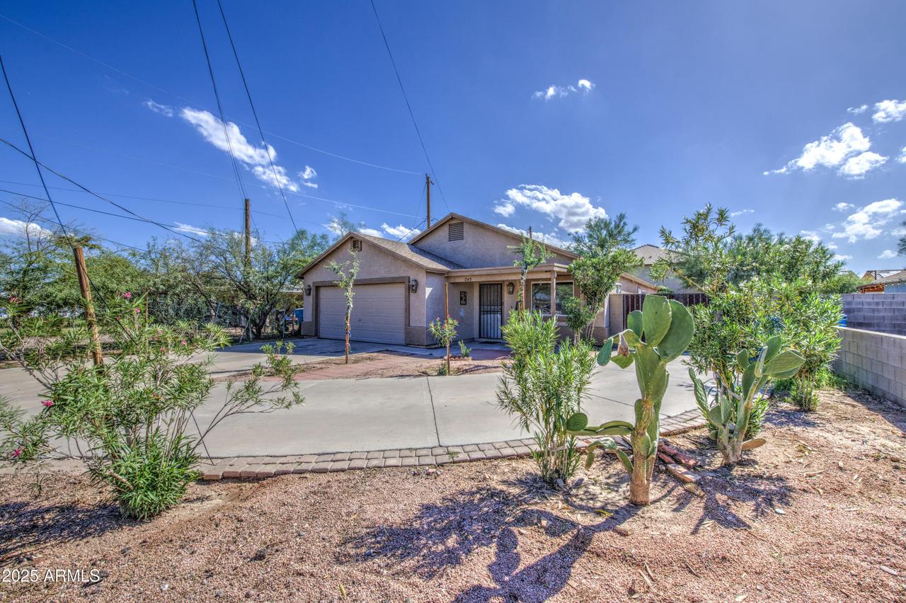 245 W Tamarisk St., Phoenix, AZ 85041
