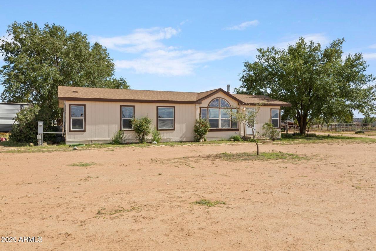 24975 N Naples St., Paulden, AZ 86334
