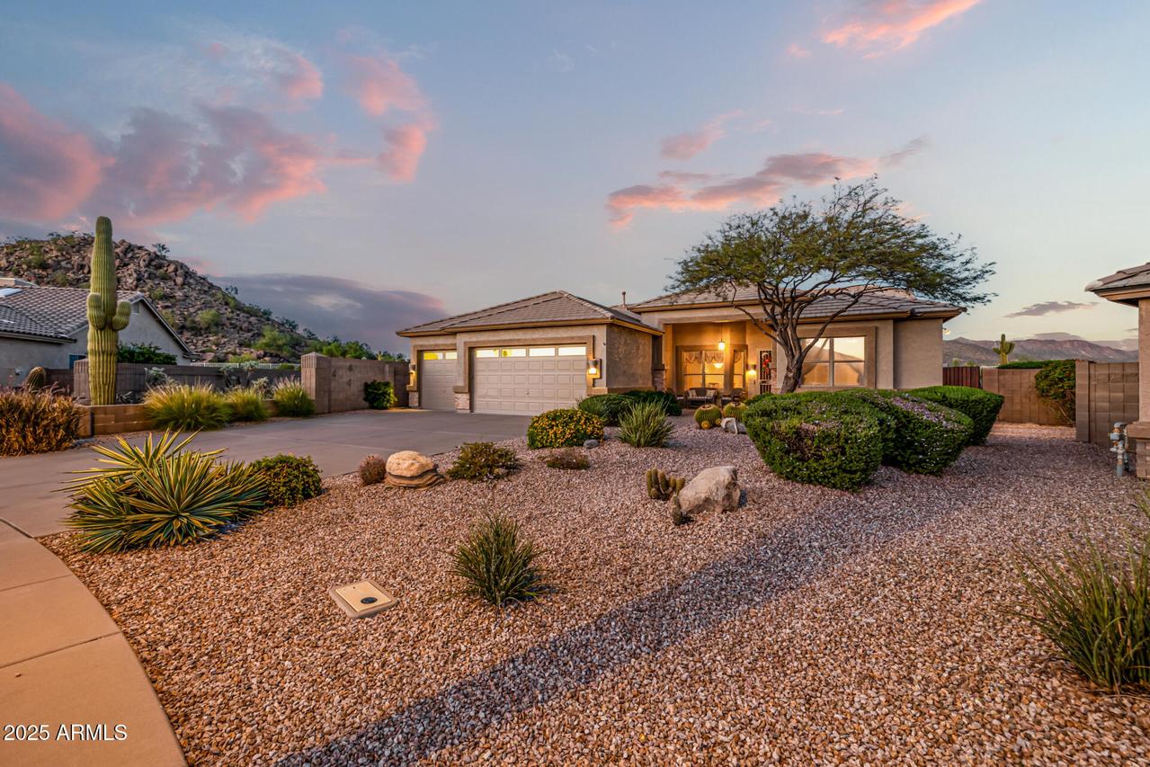 2453 N Travis, Mesa, AZ 85207