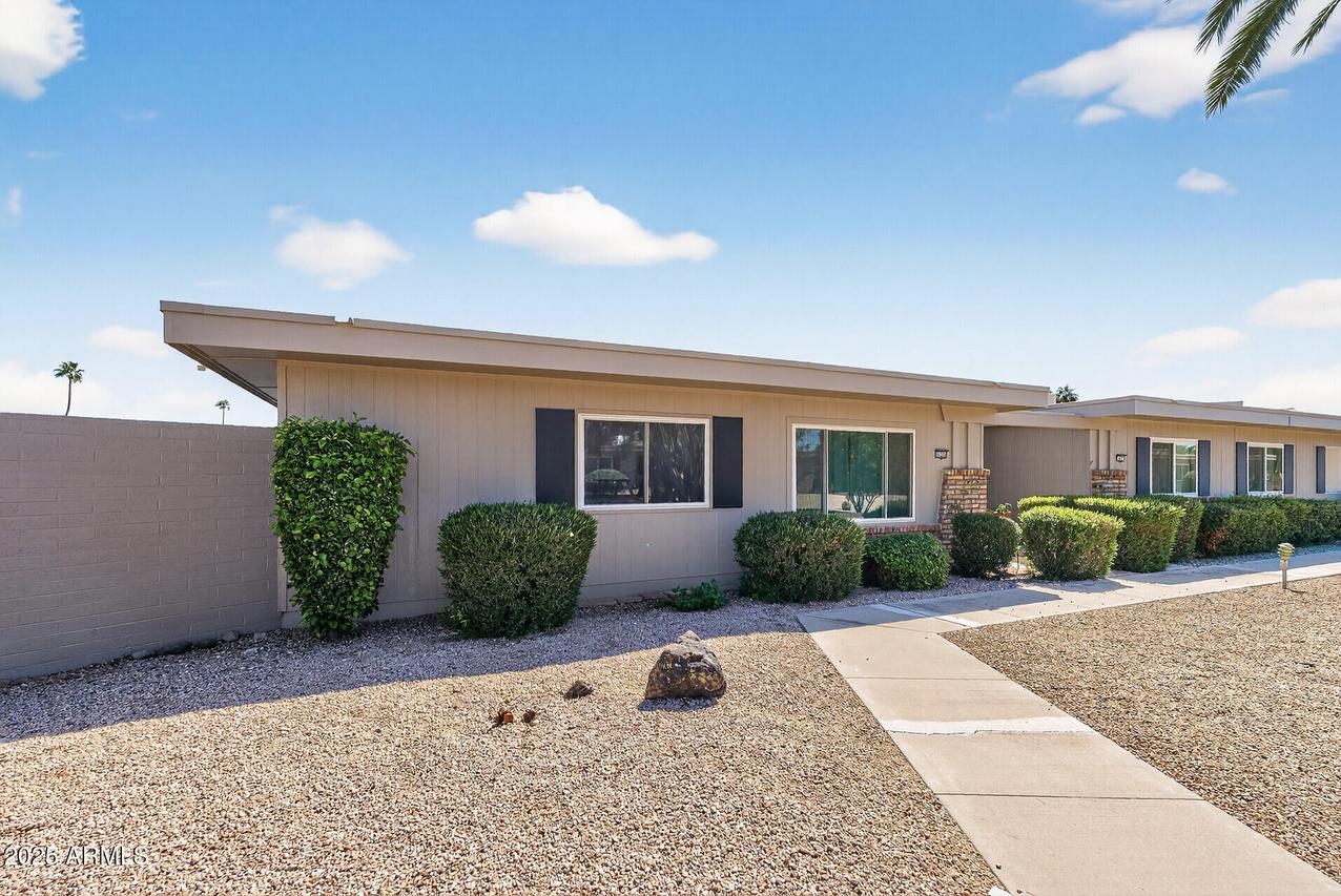 14229 N Palm Ridge Dr., Sun City, AZ 85351