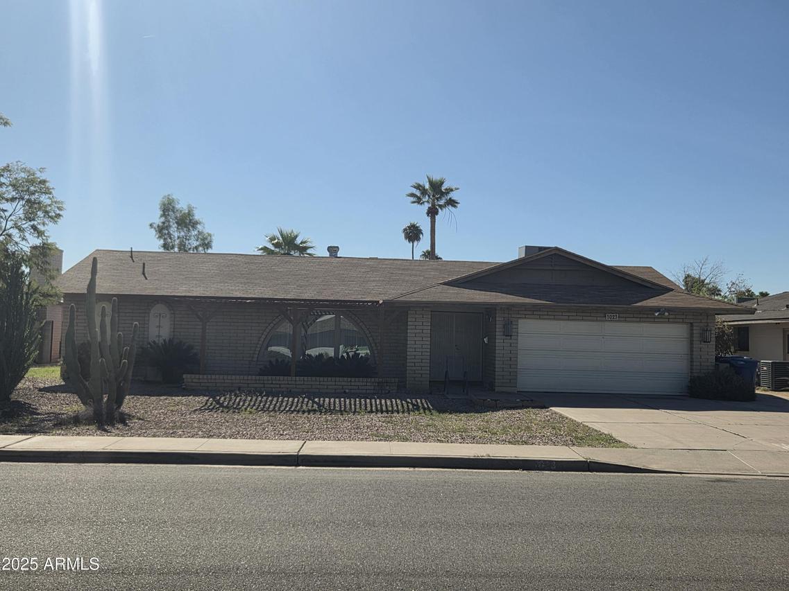 1023 E Watson Dr Dr., Tempe, AZ 85283