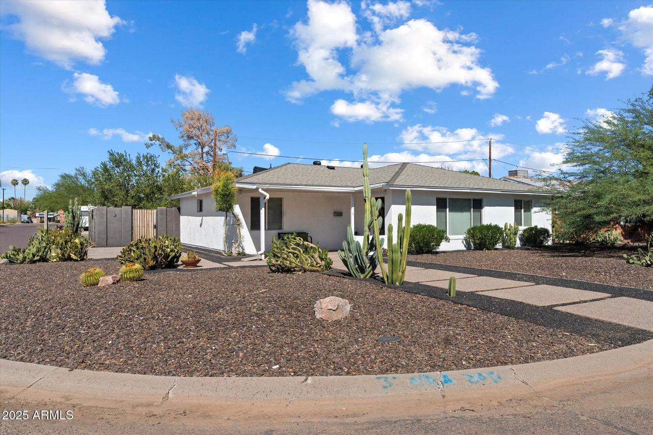 2902 E Avalon Dr., Phoenix, AZ 85016