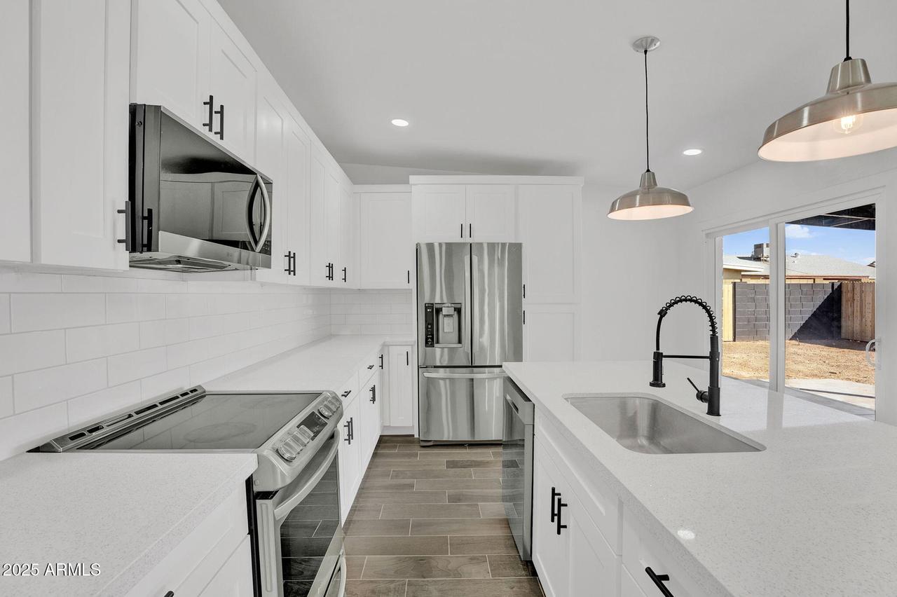 14627 N 33rd Ave., Phoenix, AZ 85053