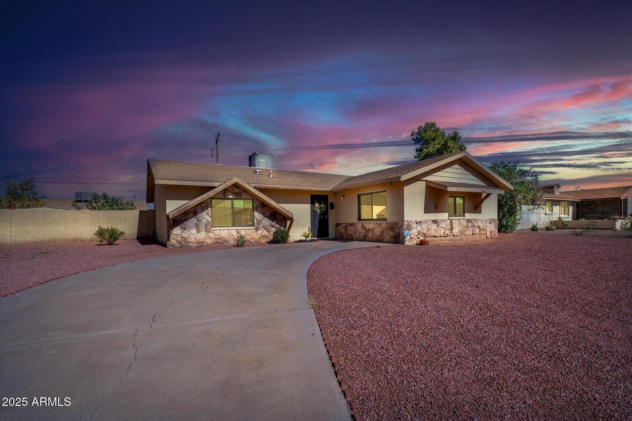 6148 W Flower St., Phoenix, AZ 85033