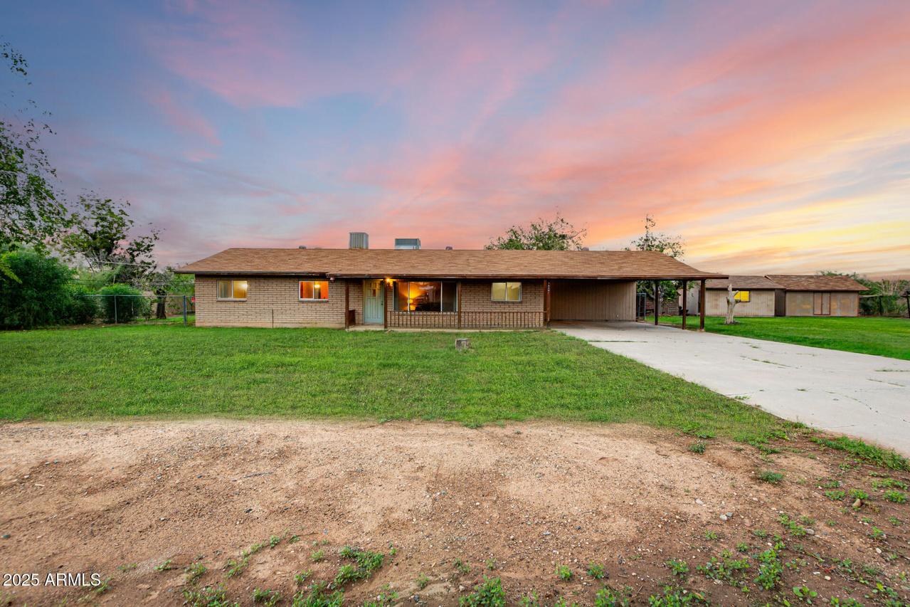 7414 W Hearn Rd., Peoria, AZ 85381