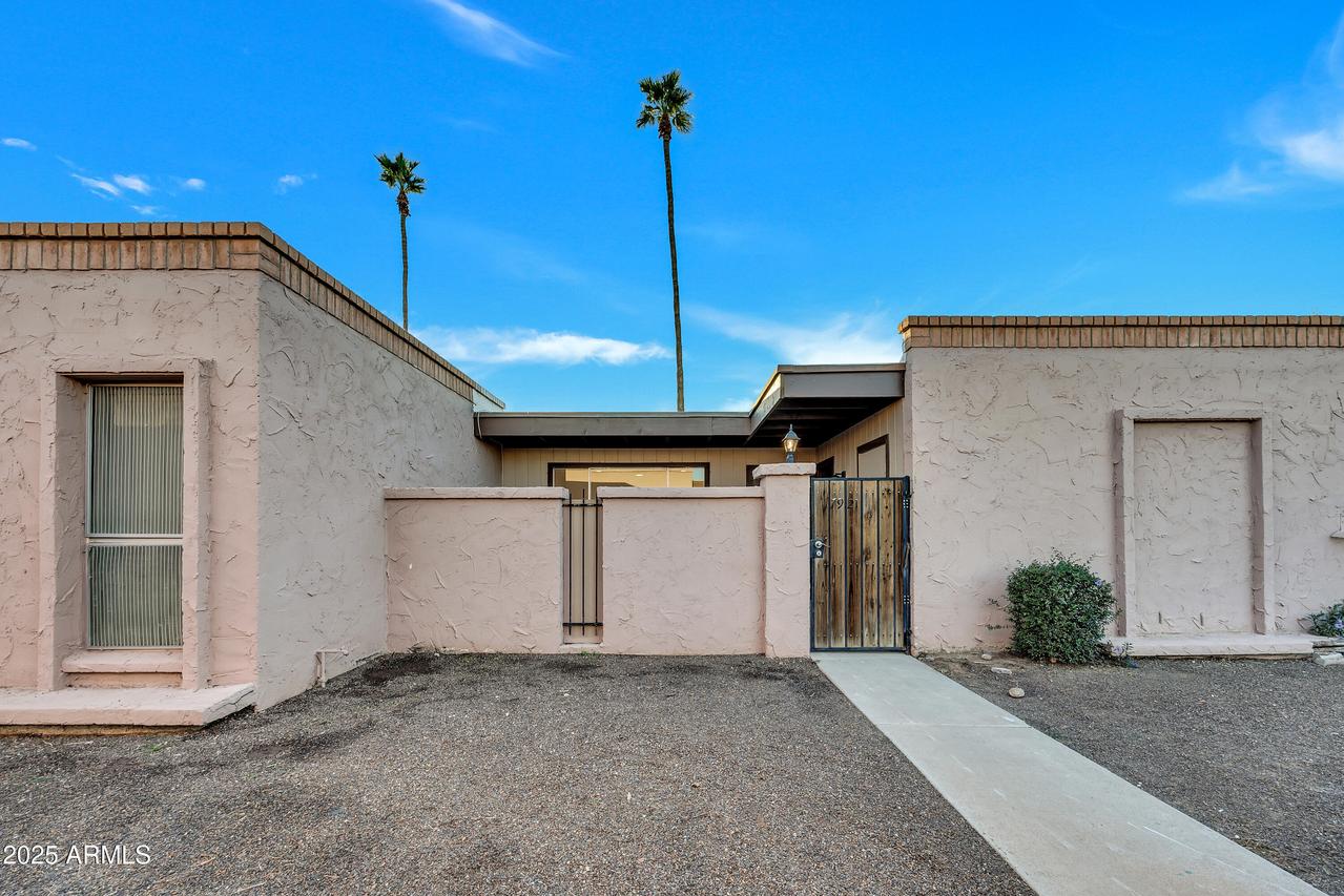 7921 N 61st Ave., Glendale, AZ 85301