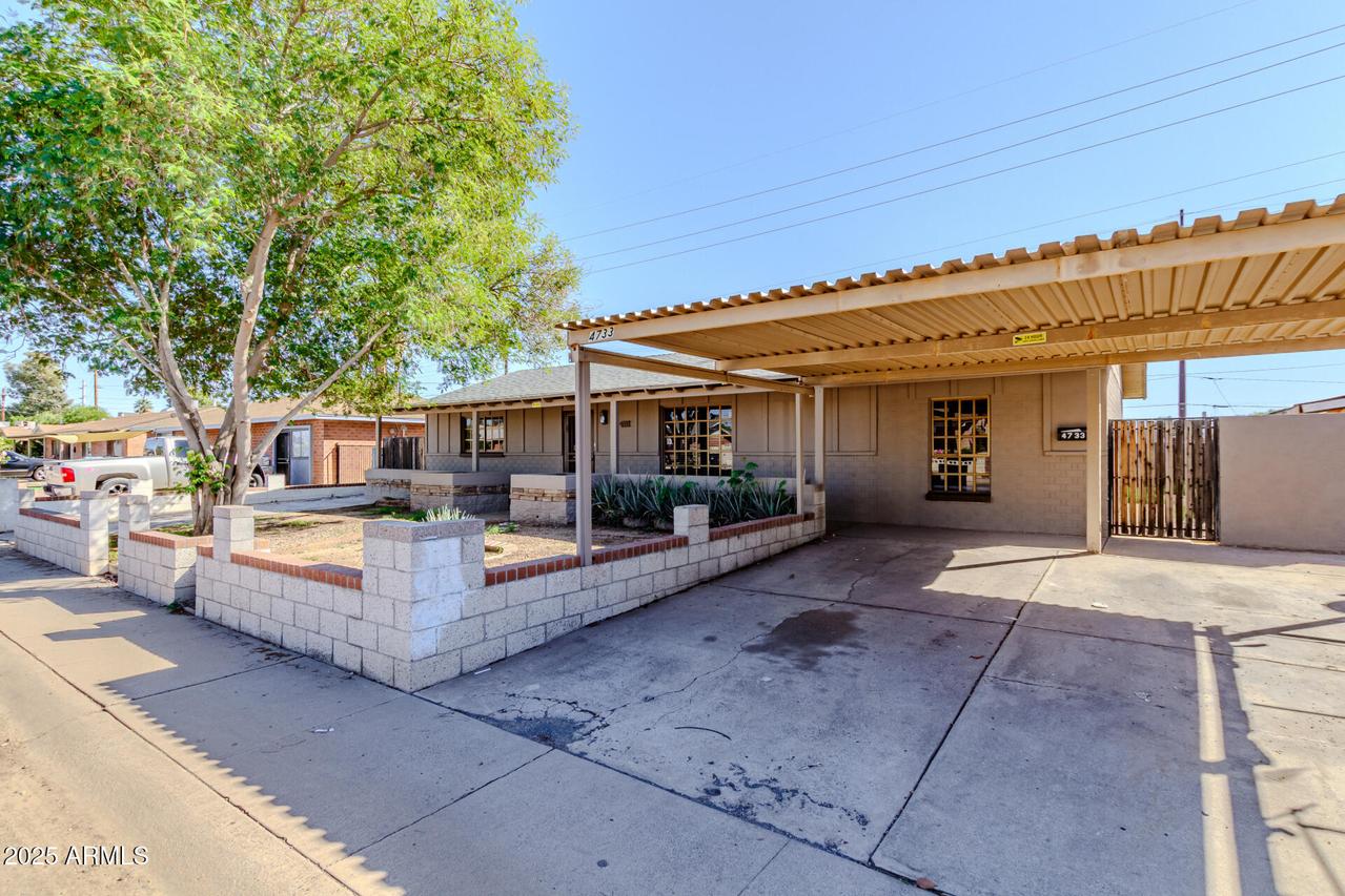 4733 W Crittenden Ln., Phoenix, AZ 85031