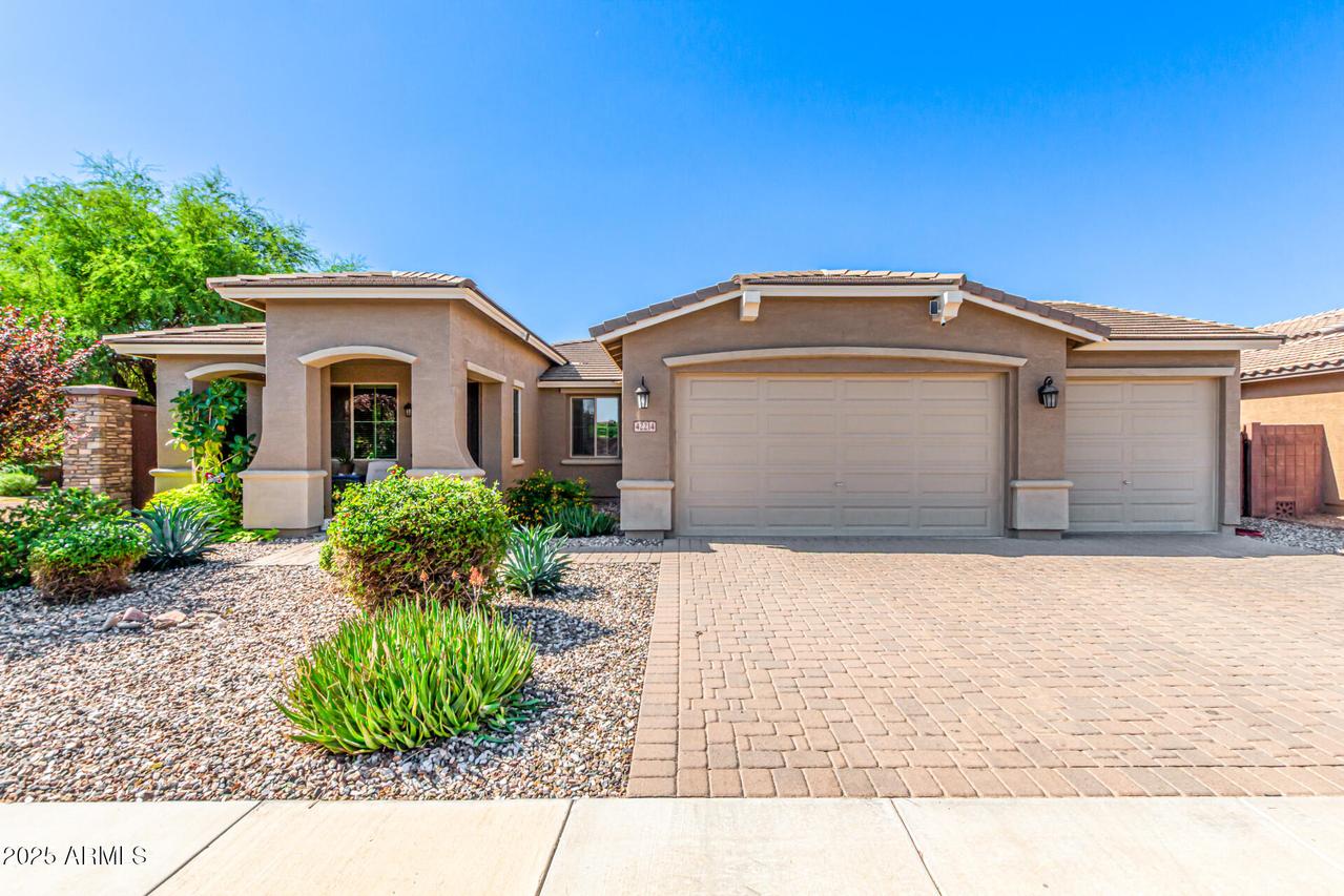 42214 N Ambrosio Dr., San Tan Valley, AZ 85140
