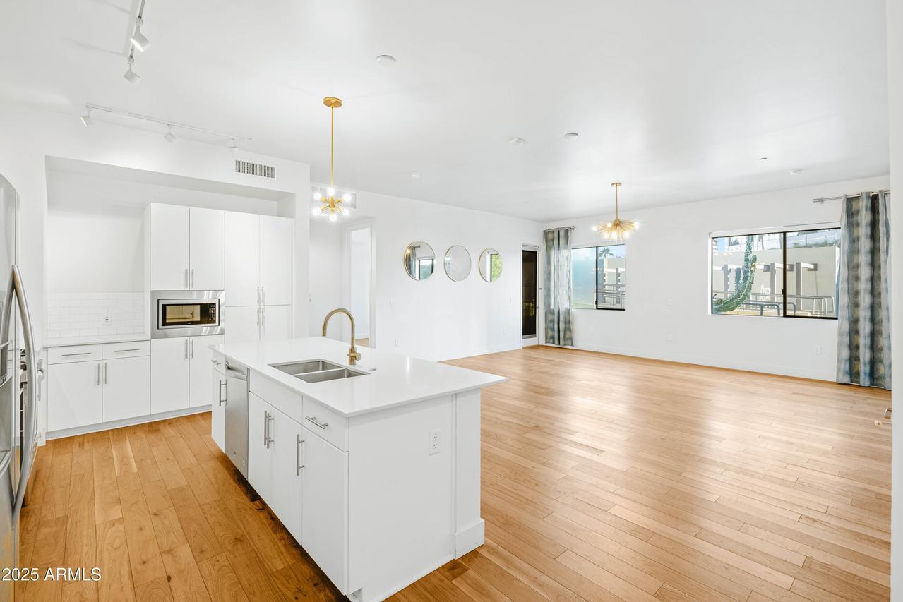 3131 N Central Ave. #3009, Phoenix, AZ 85012