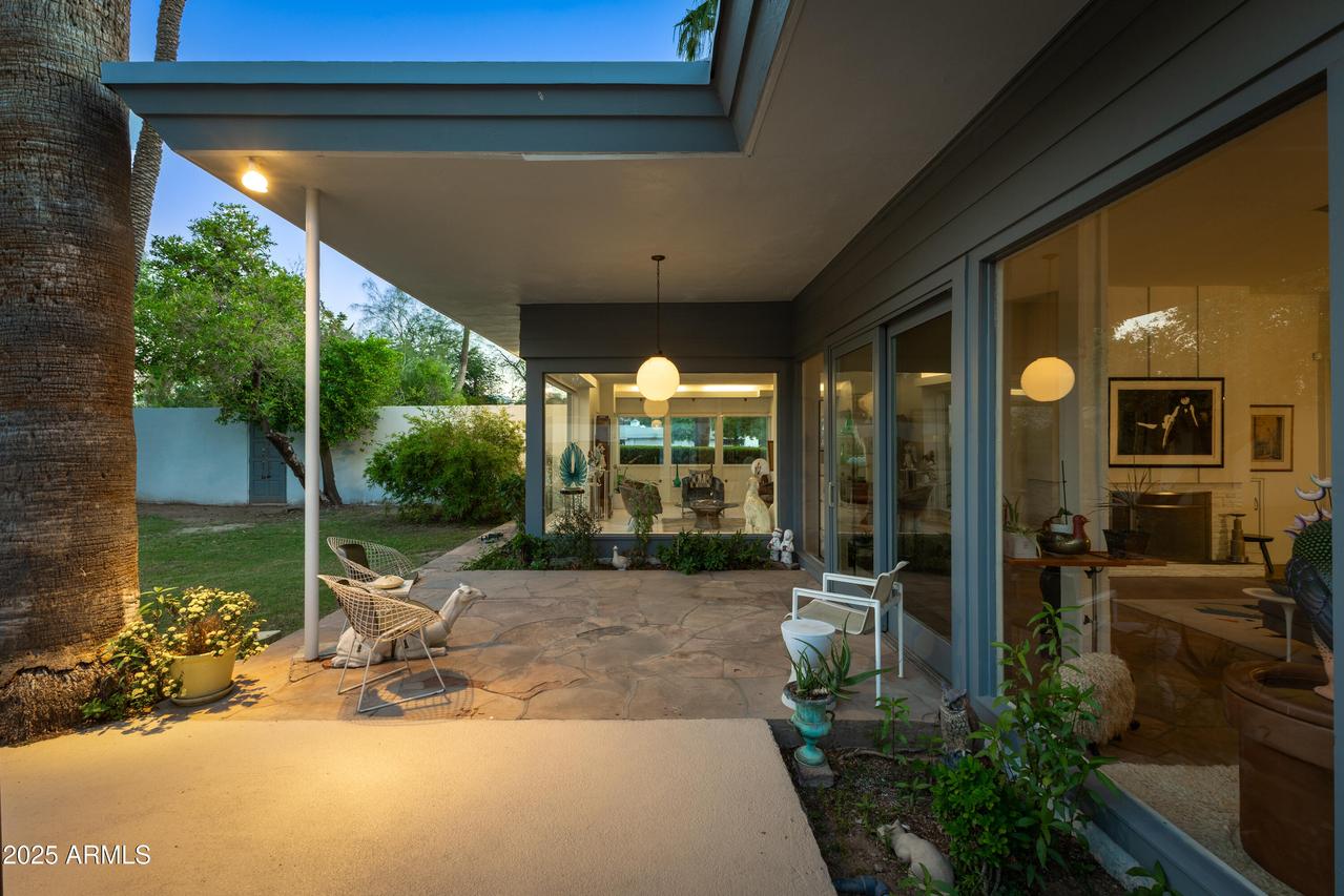 2330 E Colter St., Phoenix, AZ 85016