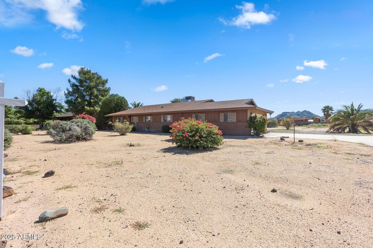 5027 W Soft Wind Dr., Glendale, AZ 85310
