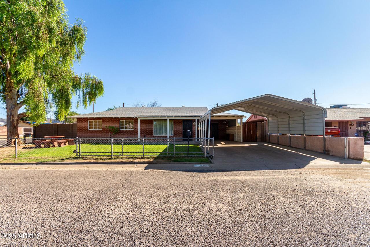 401 W Vineyard Rd., Phoenix, AZ 85041
