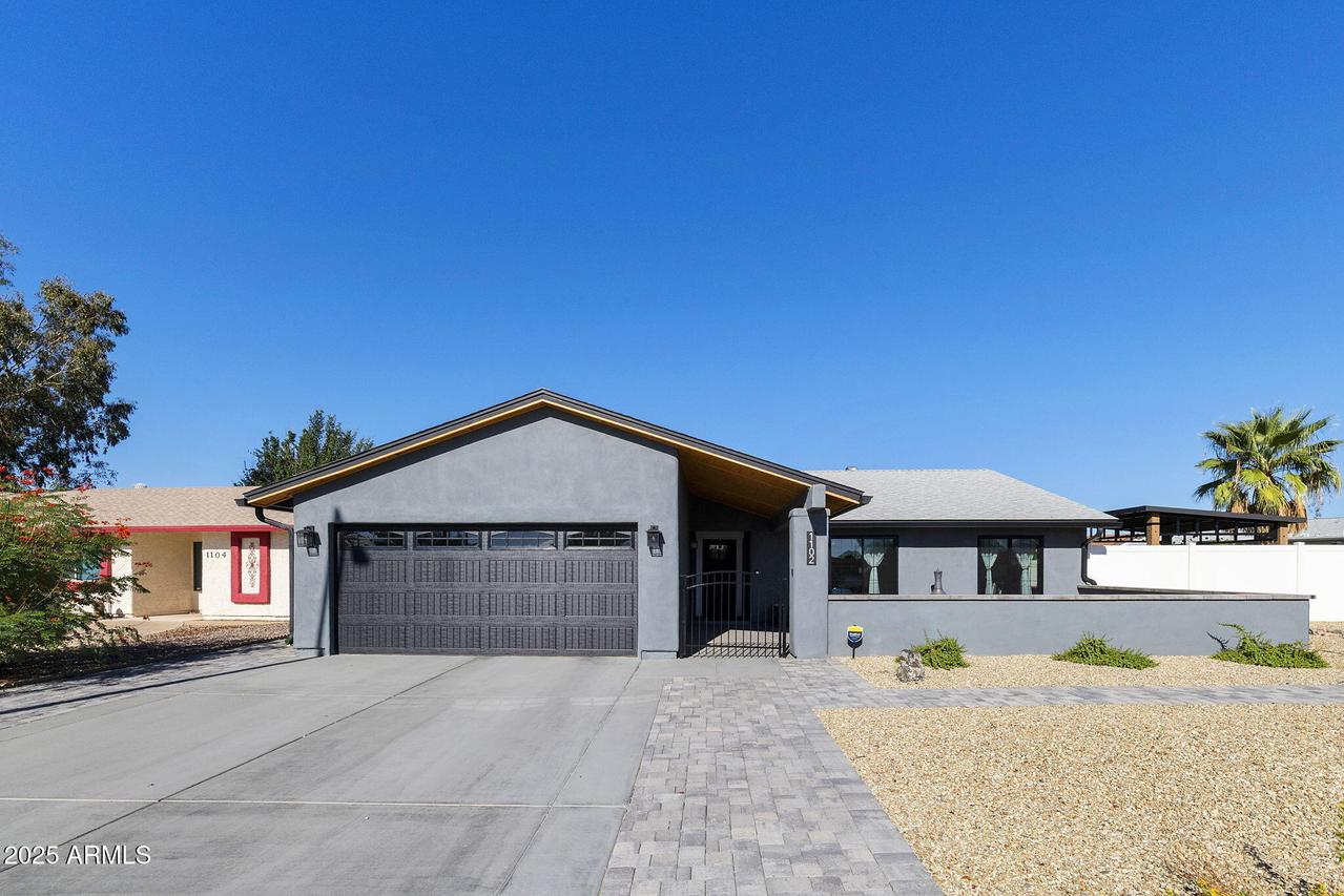 1102 S Park View Cir., Mesa, AZ 85208