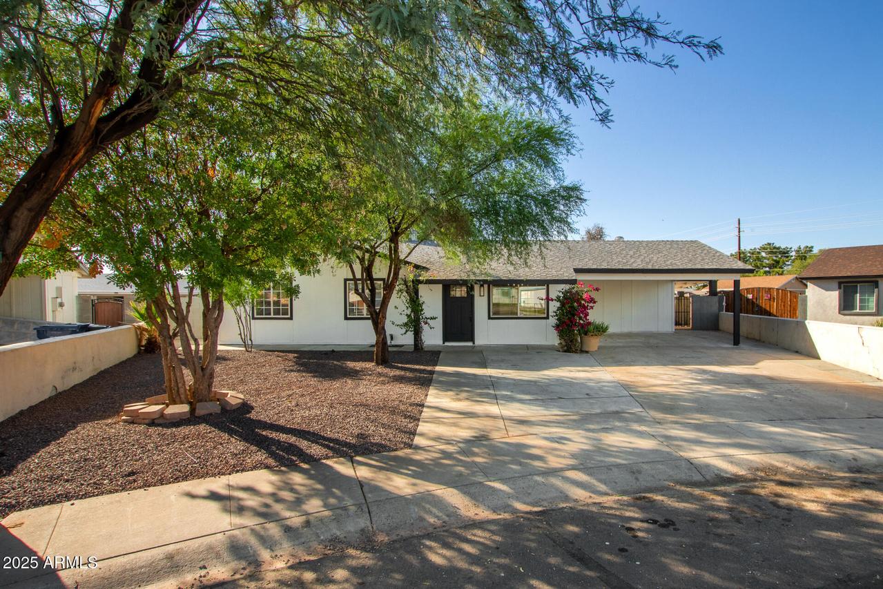 4844 N 81st Ave., Phoenix, AZ 85033