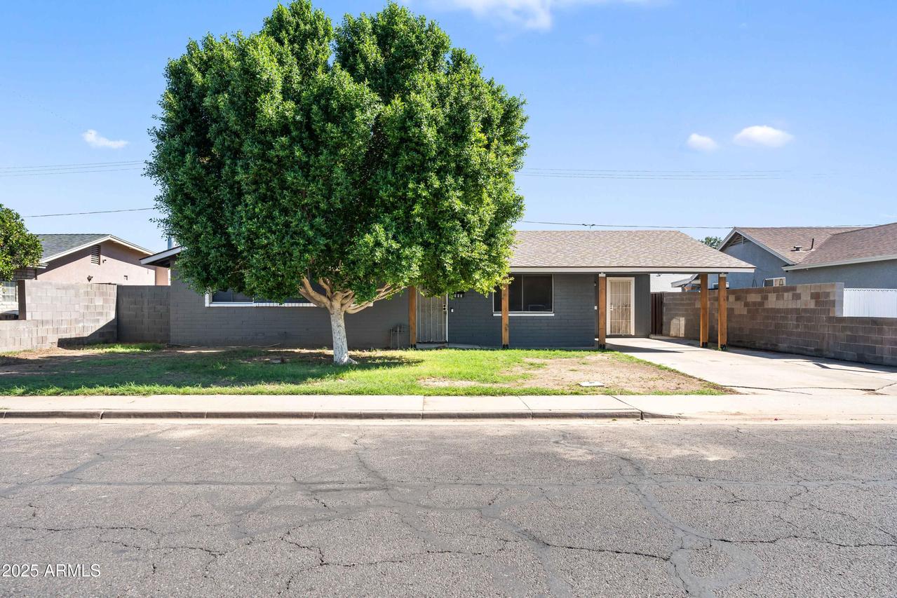 943 S Lazona Dr., Mesa, AZ 85204