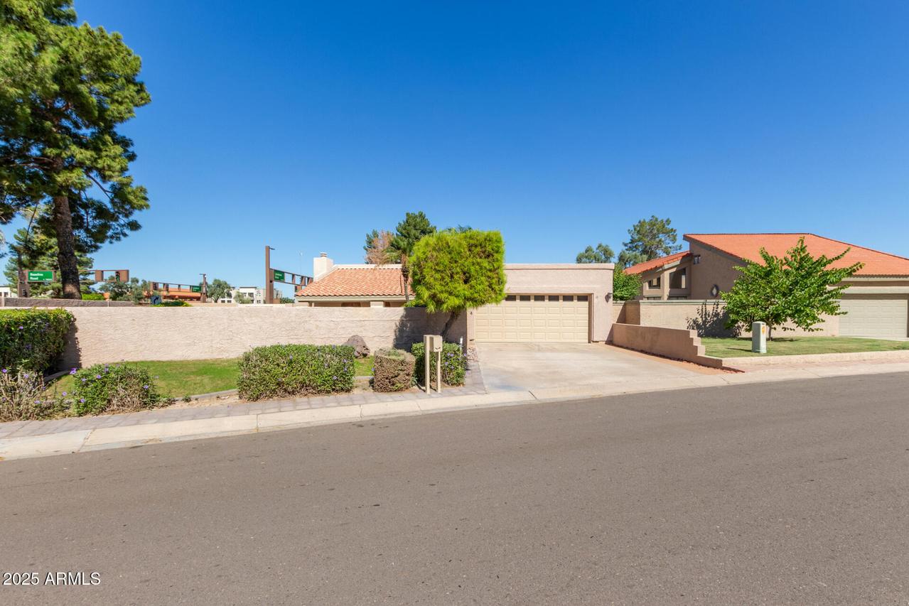 1202 E Northshore Dr., Tempe, AZ 85283