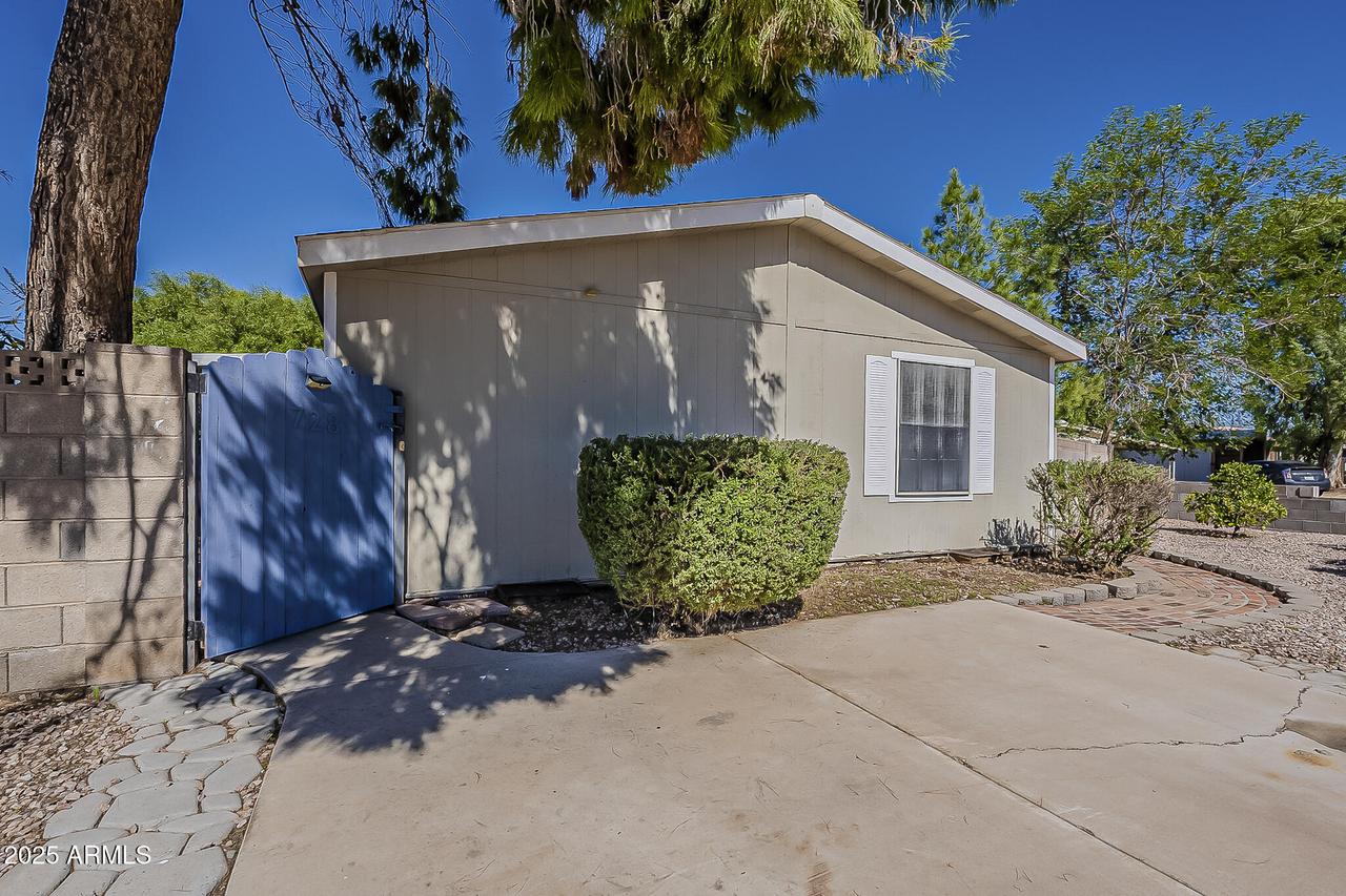 728 W Calle Del Norte, Chandler, AZ 85225