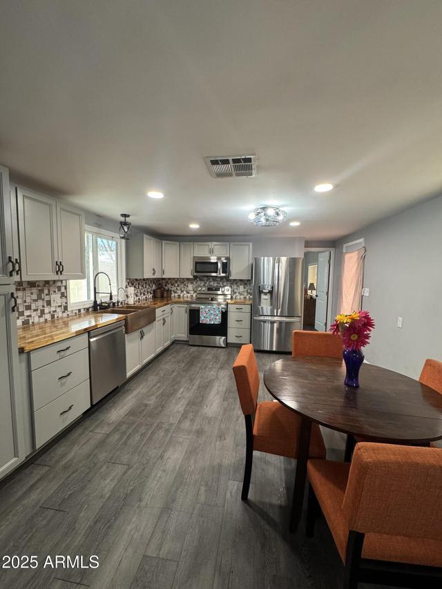 10201 N 99th Ave., Peoria, AZ 85345