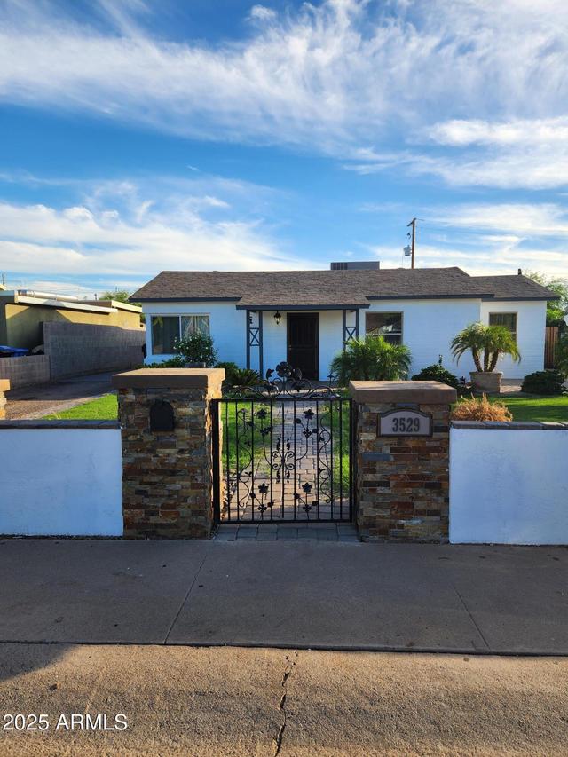 3529 E Taylor St., Phoenix, AZ 85008