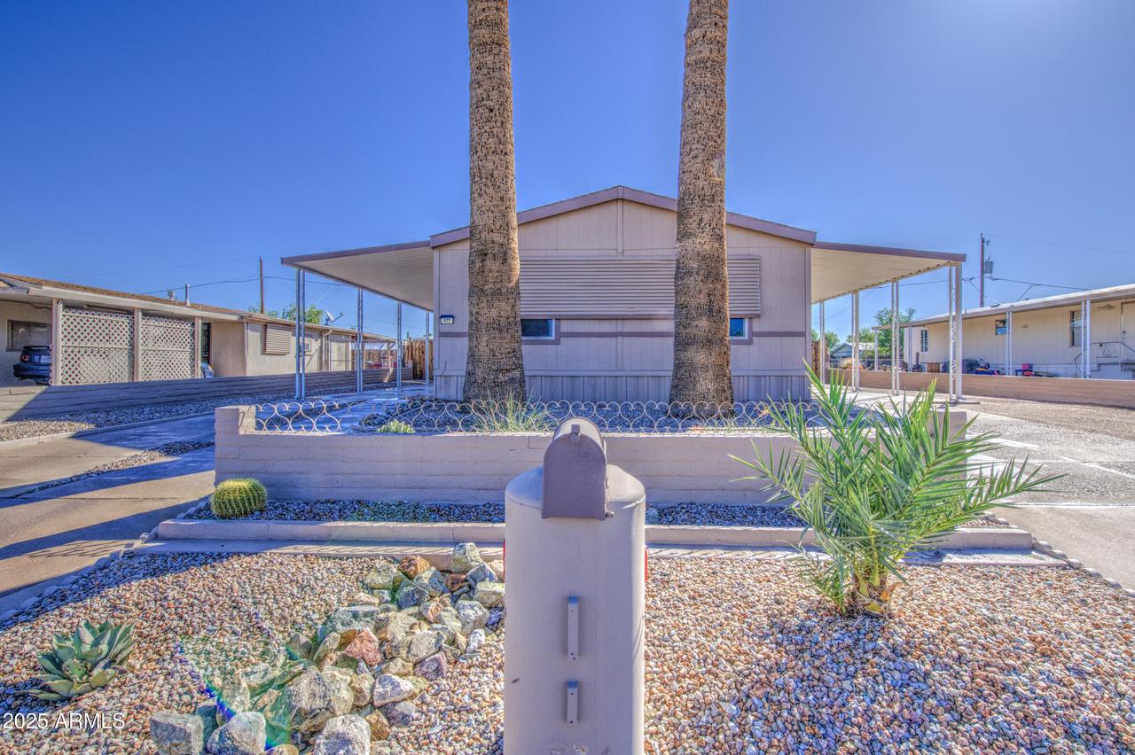 677 S 93rd St., Mesa, AZ 85208