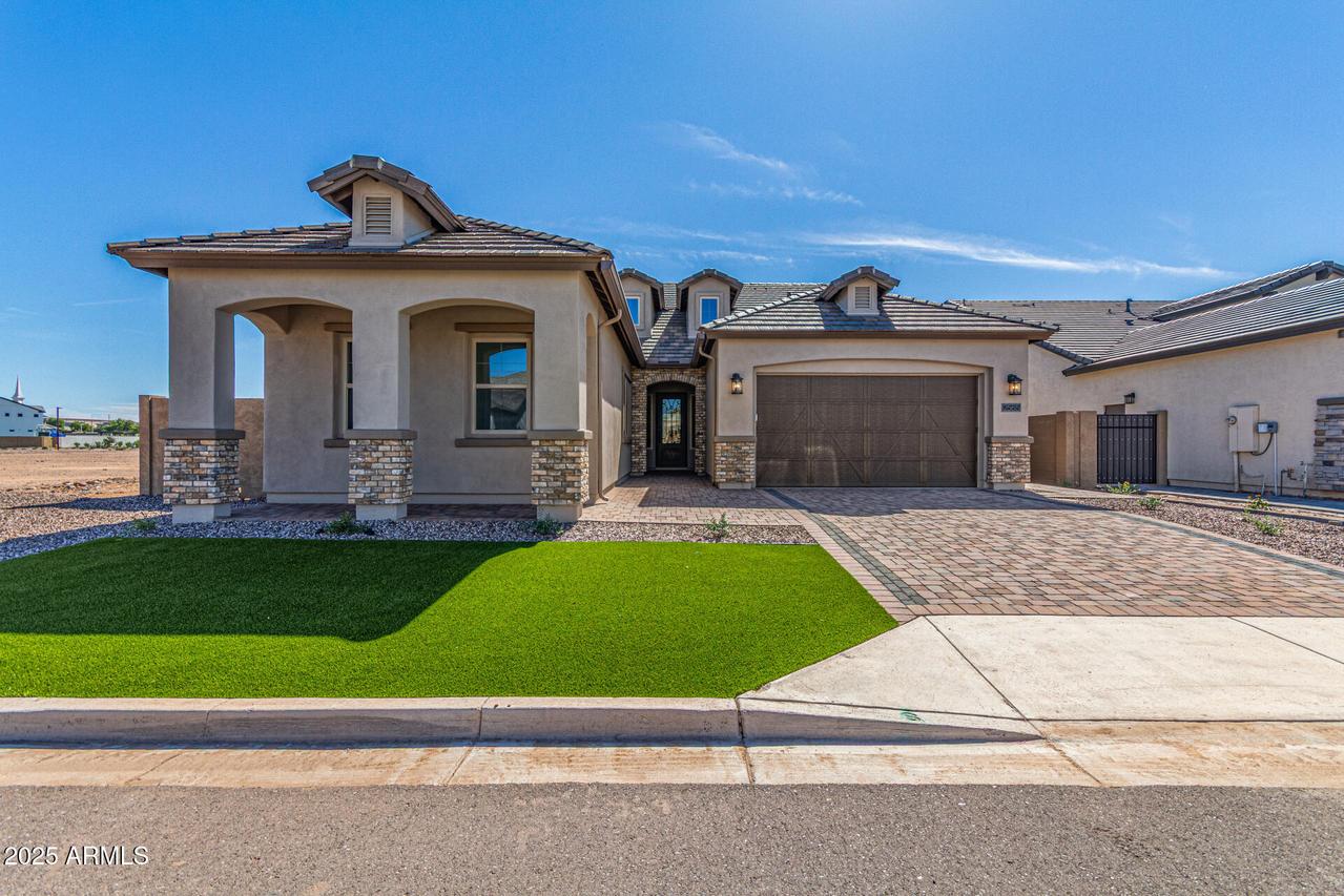 2565 E Virginia Cir., Mesa, AZ 85213