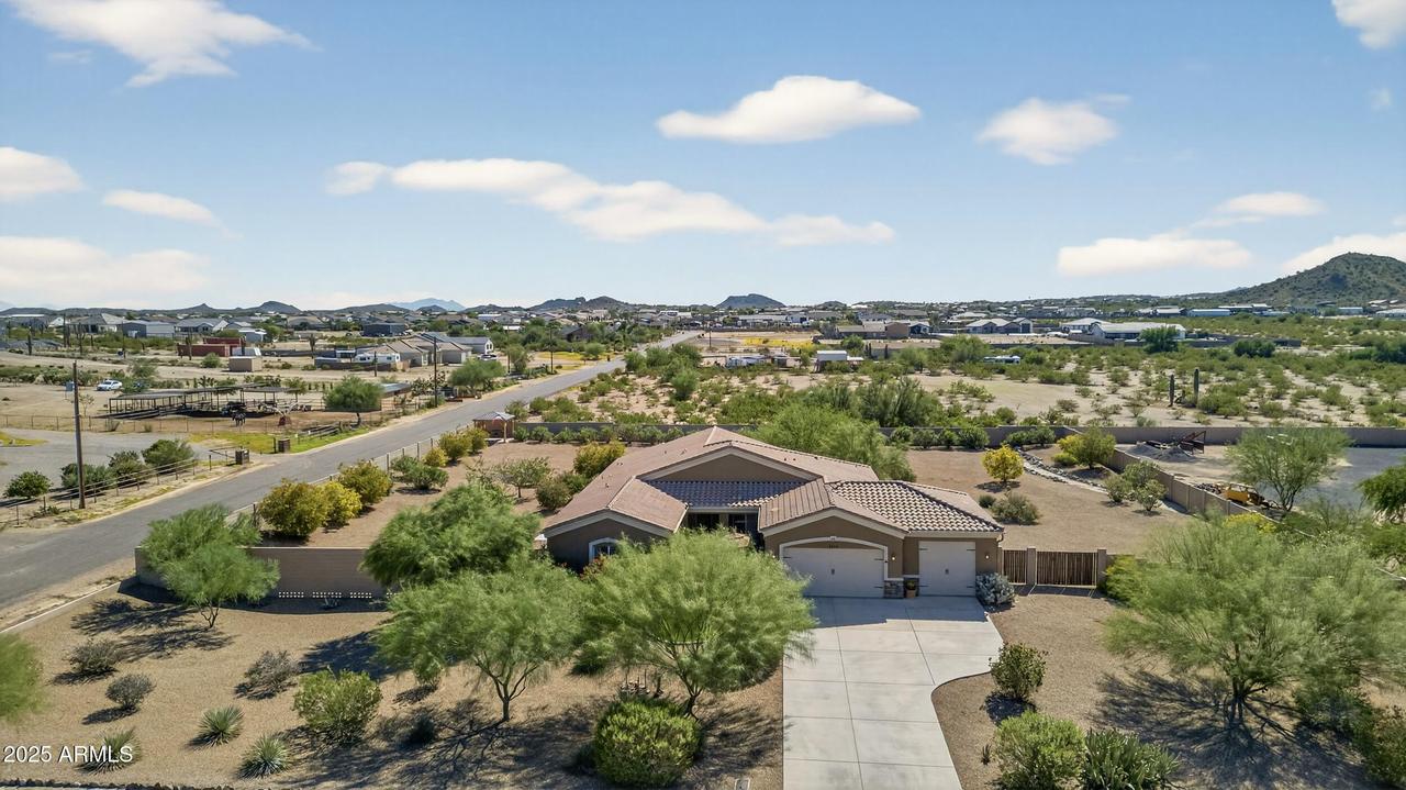 1913 W Laurie Ln., San Tan Valley, AZ 85144