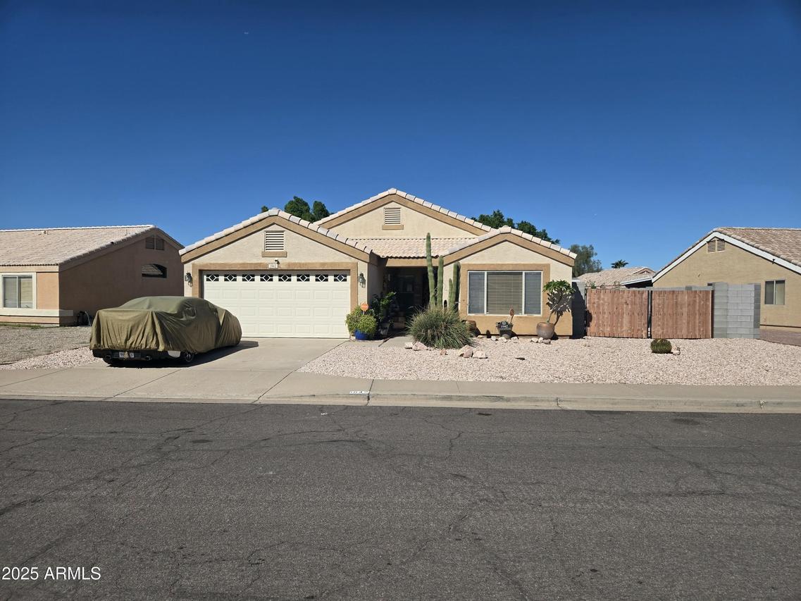 1942 S Thunderbird Dr., Apache Junction, AZ 85120