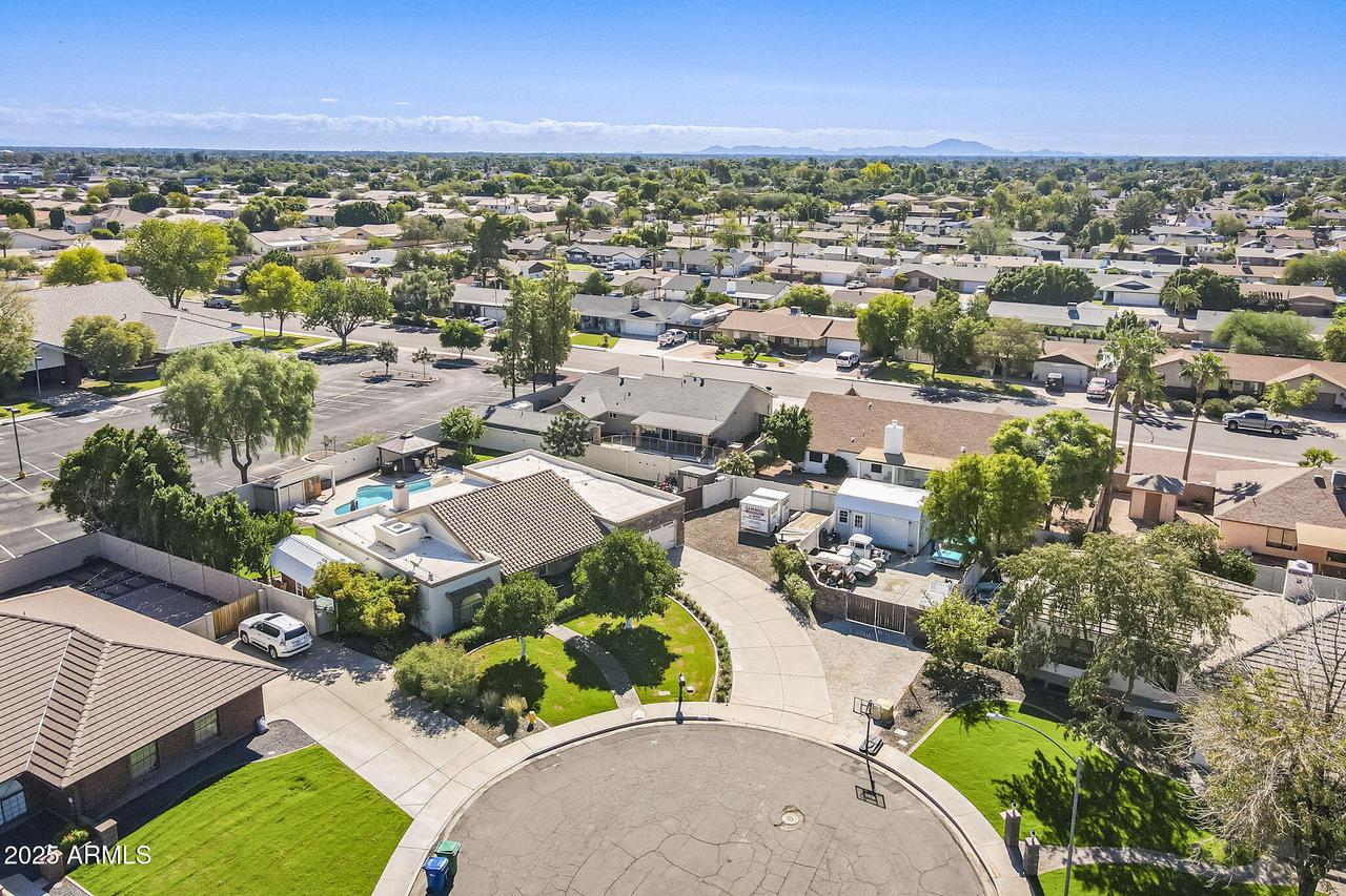2217 N Hunt Cir., Mesa, AZ 85203