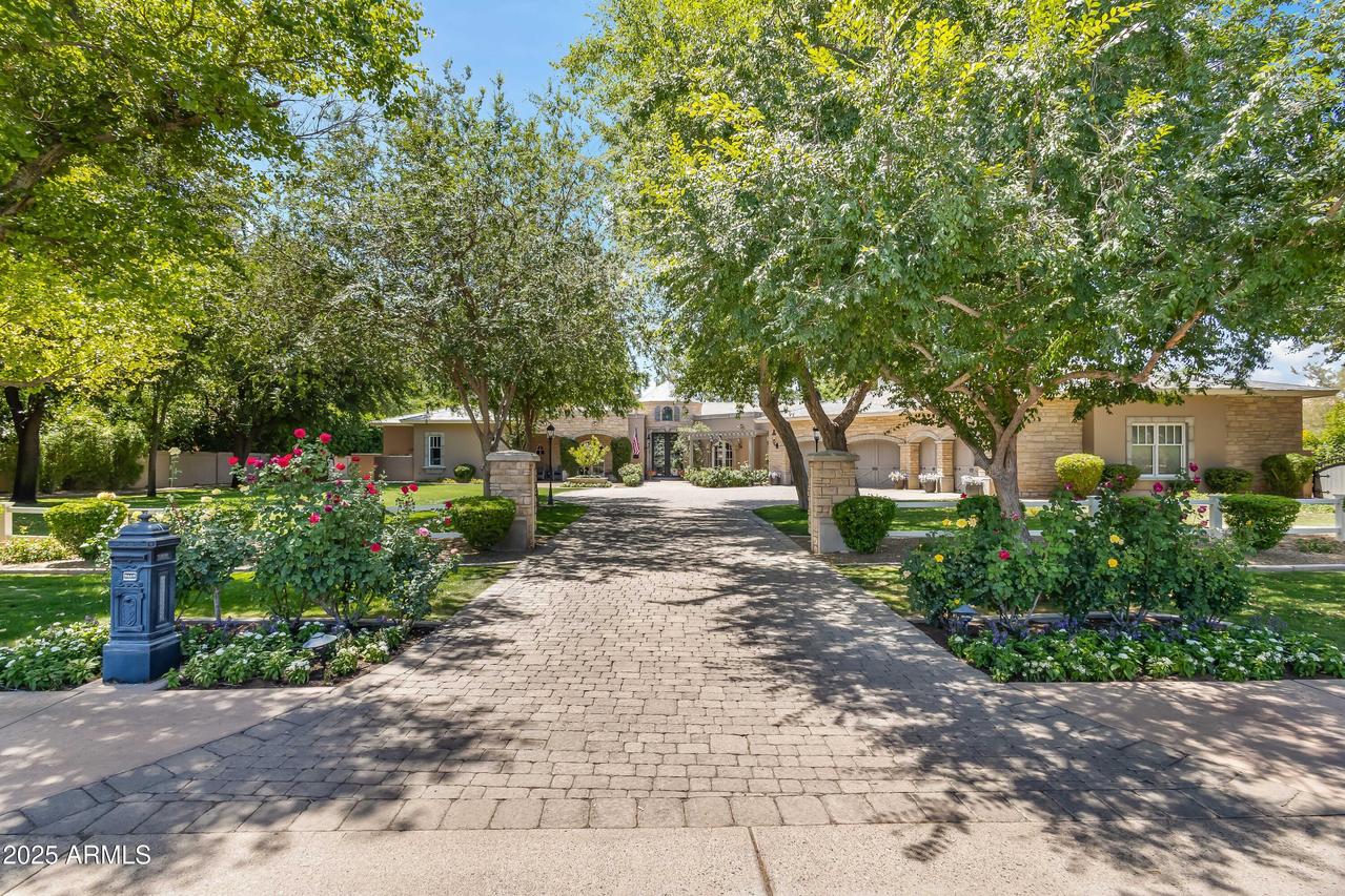 8660 N Morning Glory Rd., Paradise Valley, AZ 85253