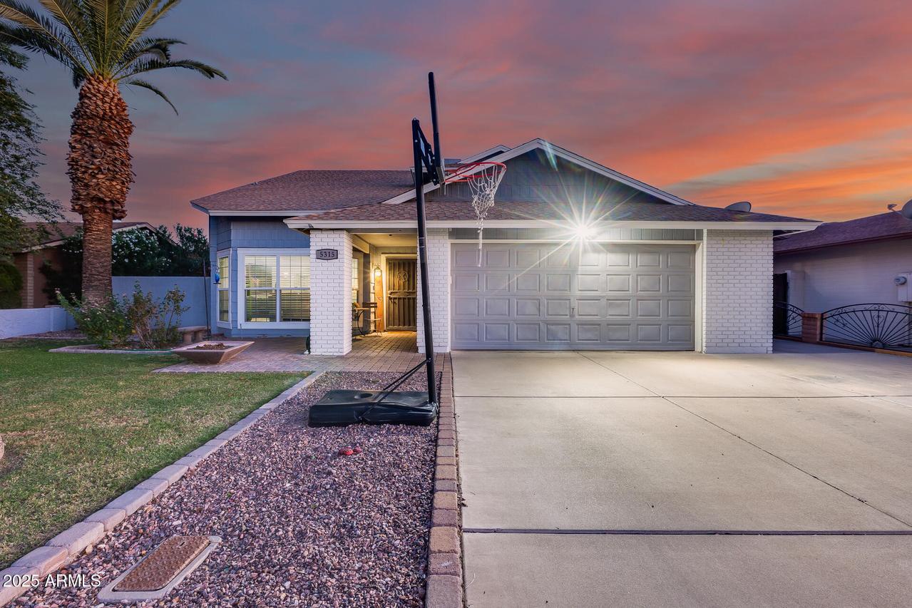 5315 W Shaw Butte Dr., Glendale, AZ 85304