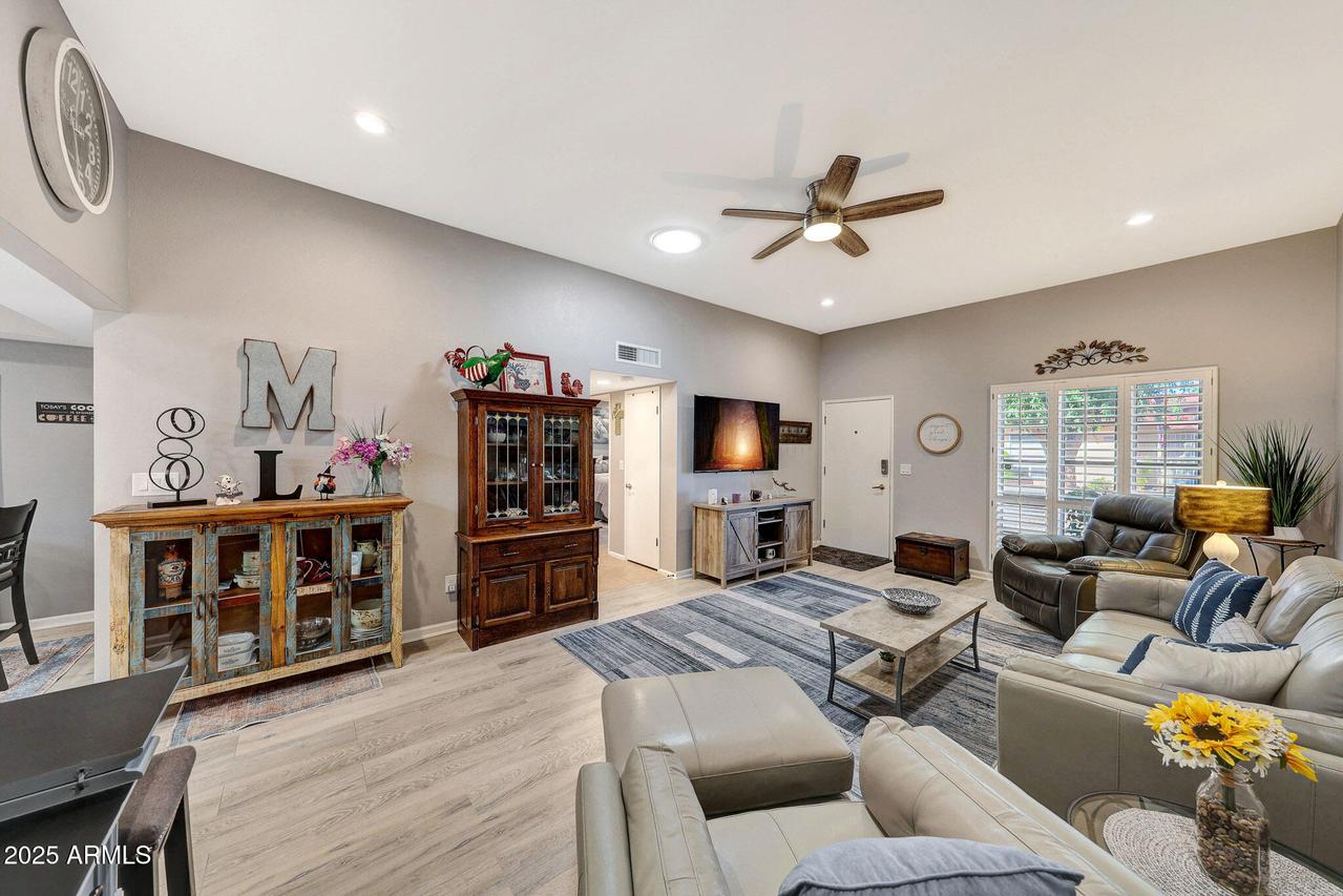 13067 N 100th Dr., Sun City, AZ 85351