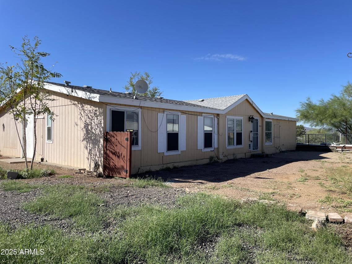 1060 S Western Ave., Superior, AZ 85173