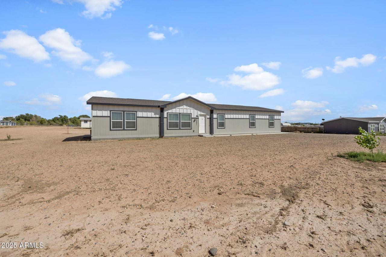 25221 N Mitchell Rd., Paulden, AZ 86334