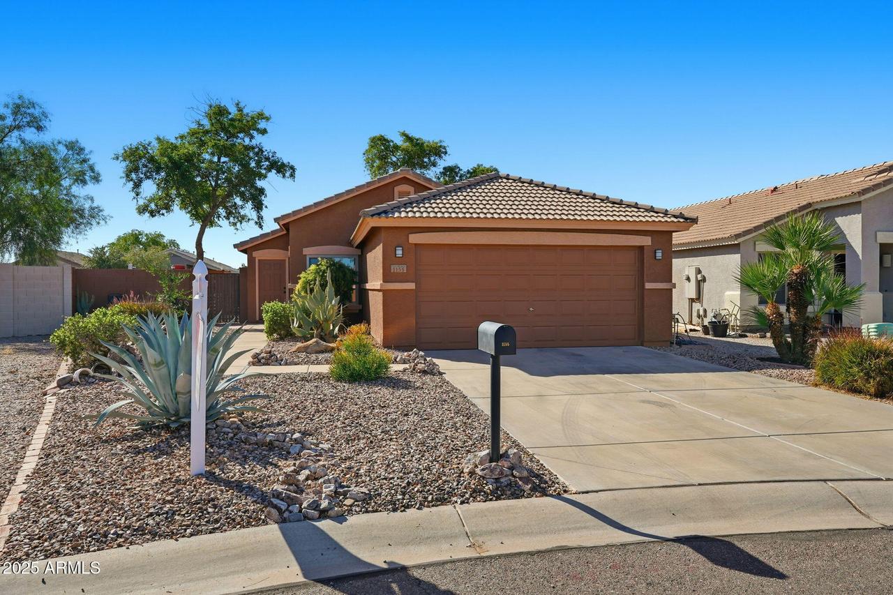 1155 E Vernoa St., San Tan Valley, AZ 85140