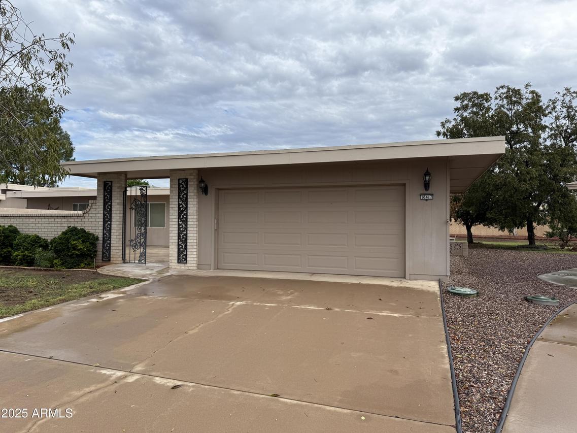 18417 N 99th Dr., Sun City, AZ 85373