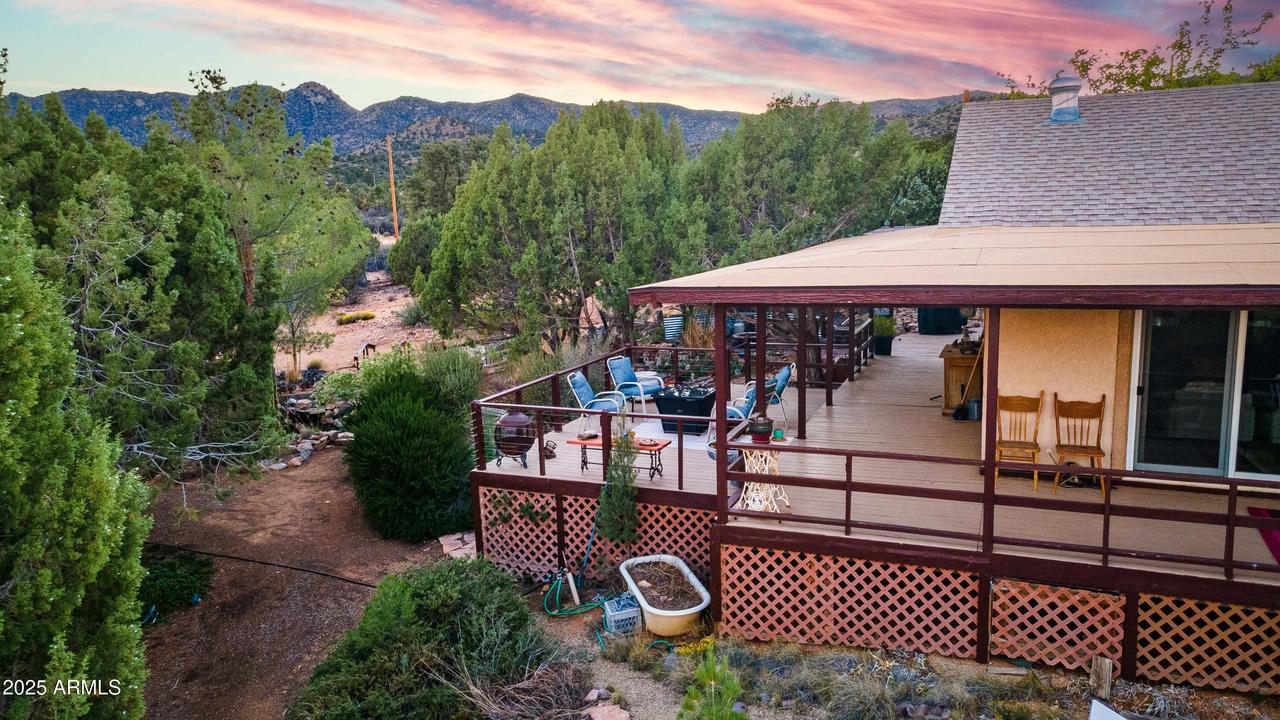 7270 N Pine Valley Dr., Hackberry, AZ 86411