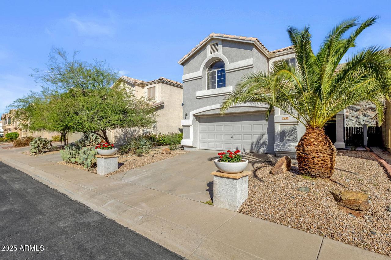 1452 E South Fork Dr., Phoenix, AZ 85048