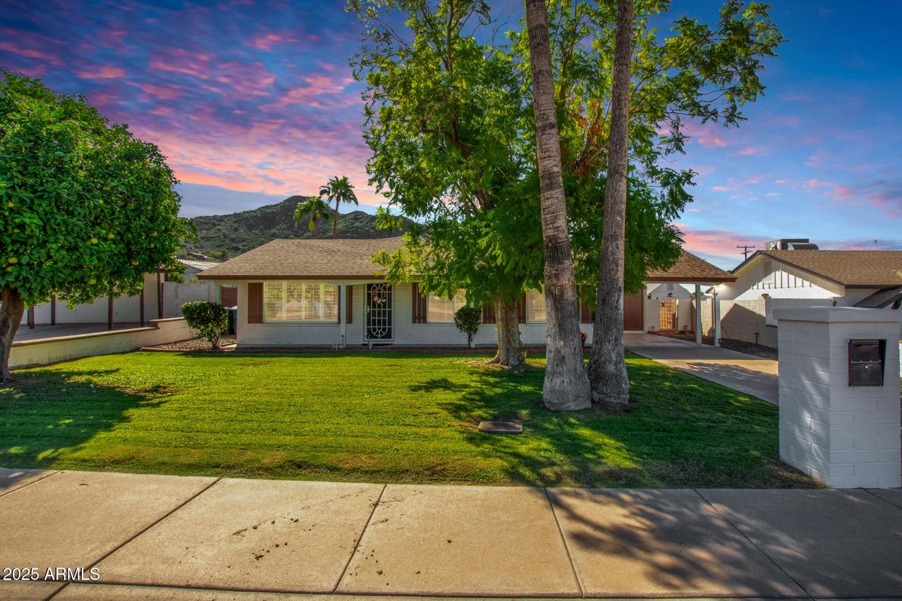 1517 E Carol Ave., Phoenix, AZ 85020