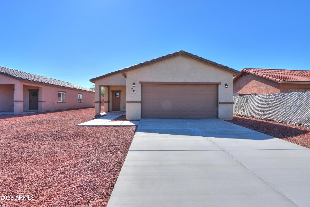 229 E Cedar Ave., Casa Grande, AZ 85122